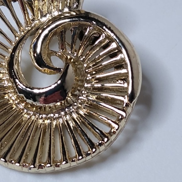 Vintage Metal Nautilus Shell Brooch - Picture 7 of 14